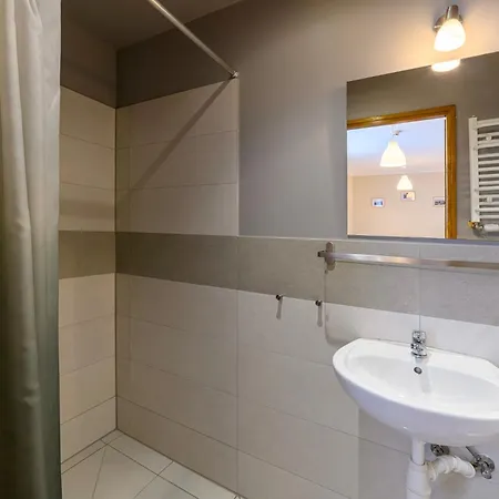 לינה וארוחת בוקר Fortuna דוז'ניקי ז'דרוז'